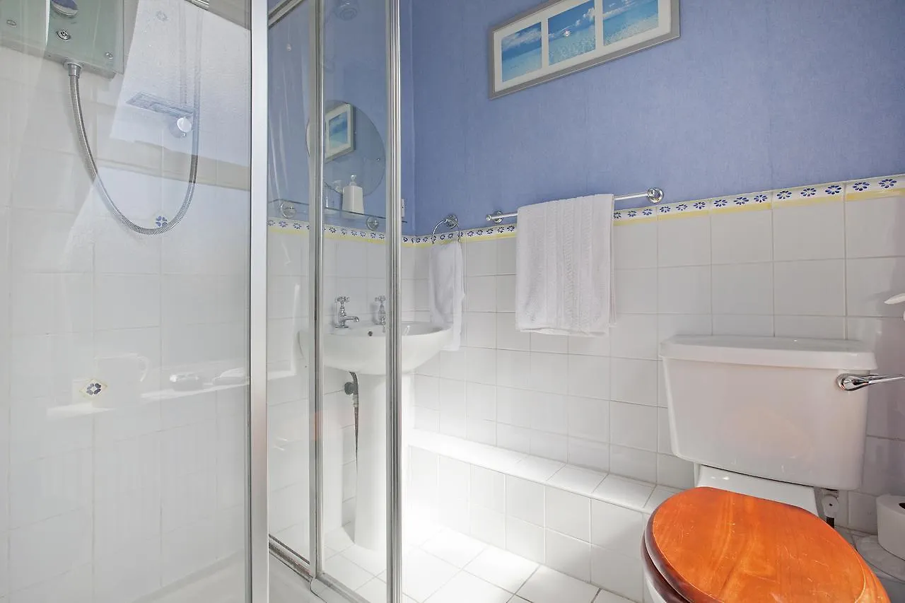 Tivoli Place Guest House Ilkley 4*,